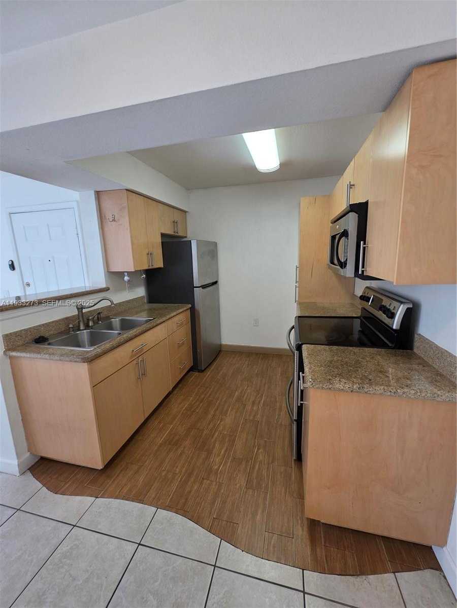 Small Image of 15070 SOUTH WEST 103RD LN #2107, Miami Number 4