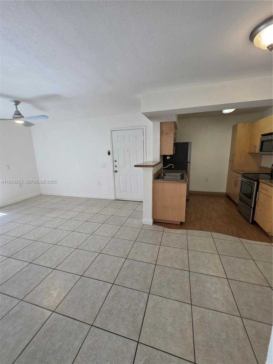 Small Image of 15070 SOUTH WEST 103RD LN #2107, Miami Number 8