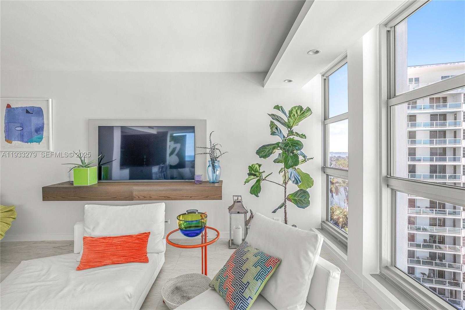 Small Image of 5055 COLLINS AVE #11C, Miami Beach Number 10