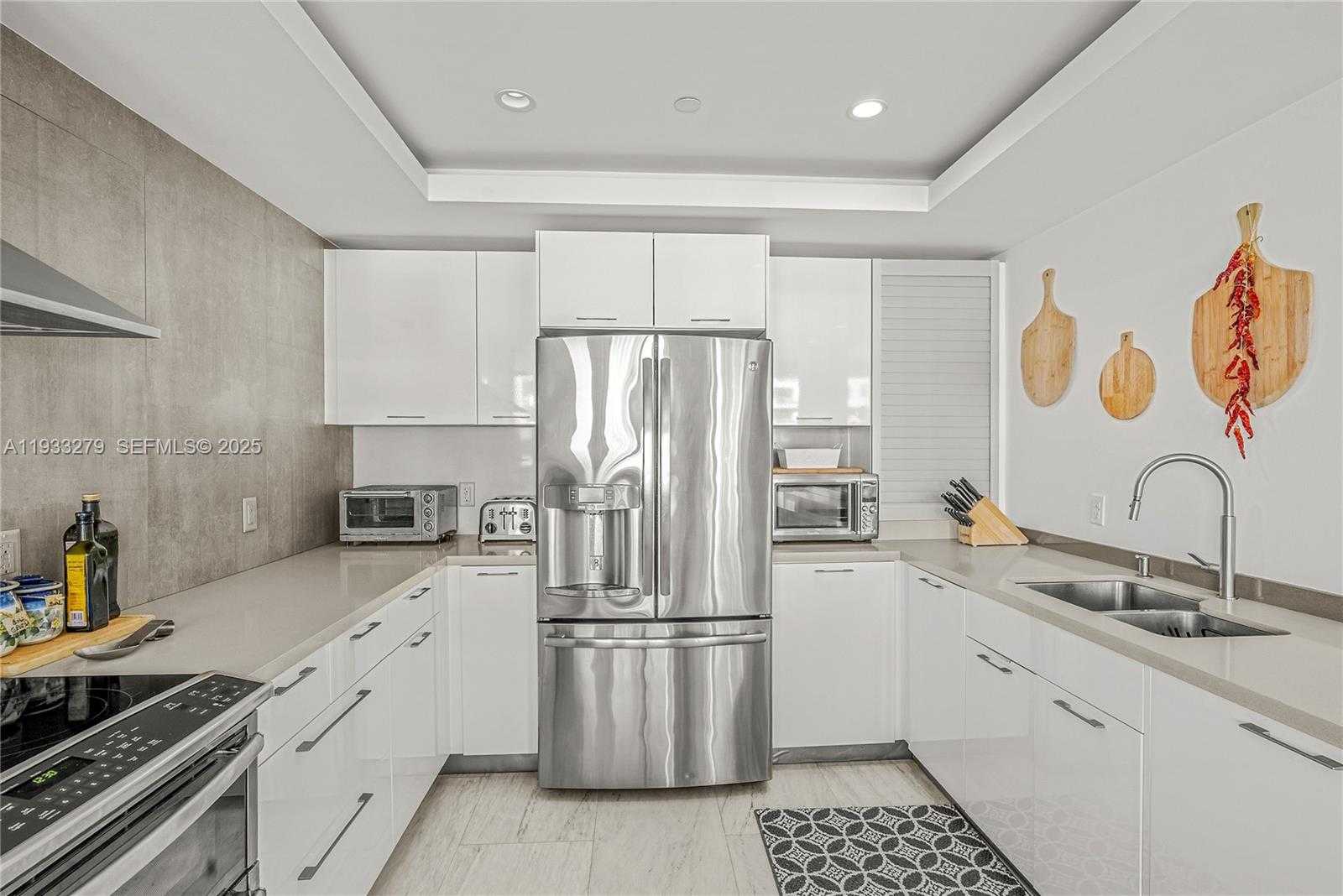 Small Image of 5055 COLLINS AVE #11C, Miami Beach Number 16