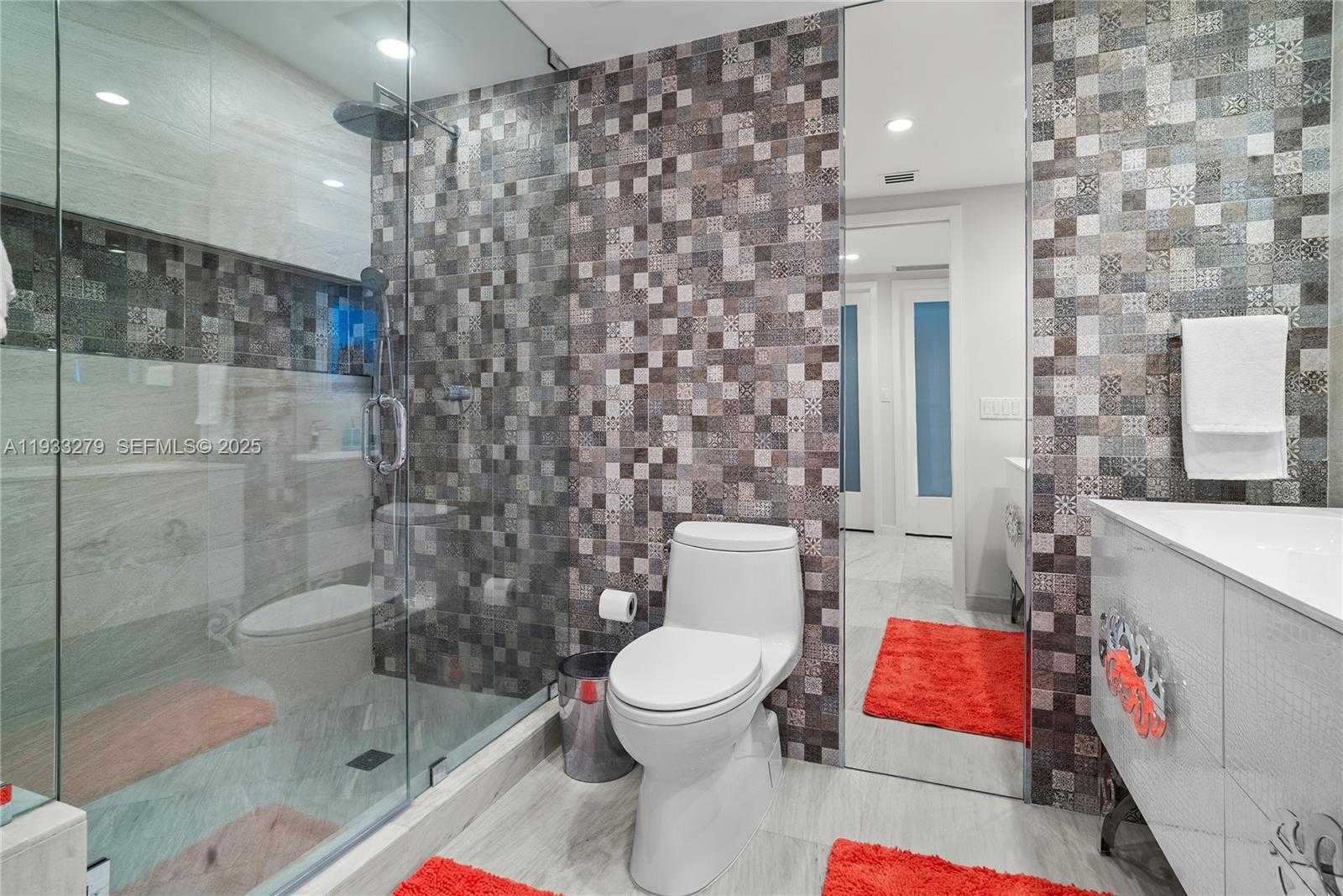 Small Image of 5055 COLLINS AVE #11C, Miami Beach Number 23