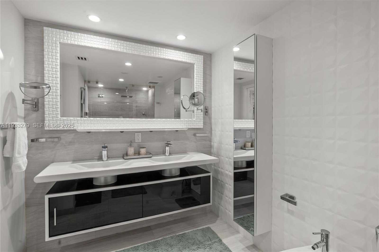 Small Image of 5055 COLLINS AVE #11C, Miami Beach Number 36