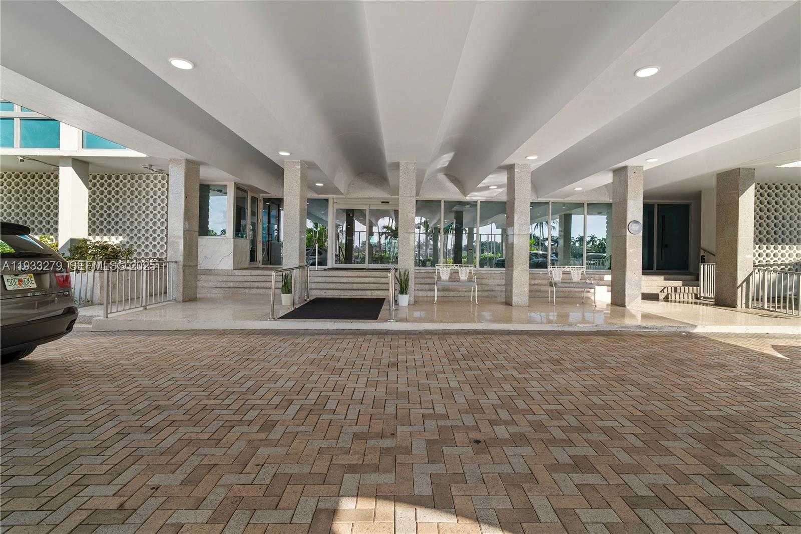 Small Image of 5055 COLLINS AVE #11C, Miami Beach Number 43