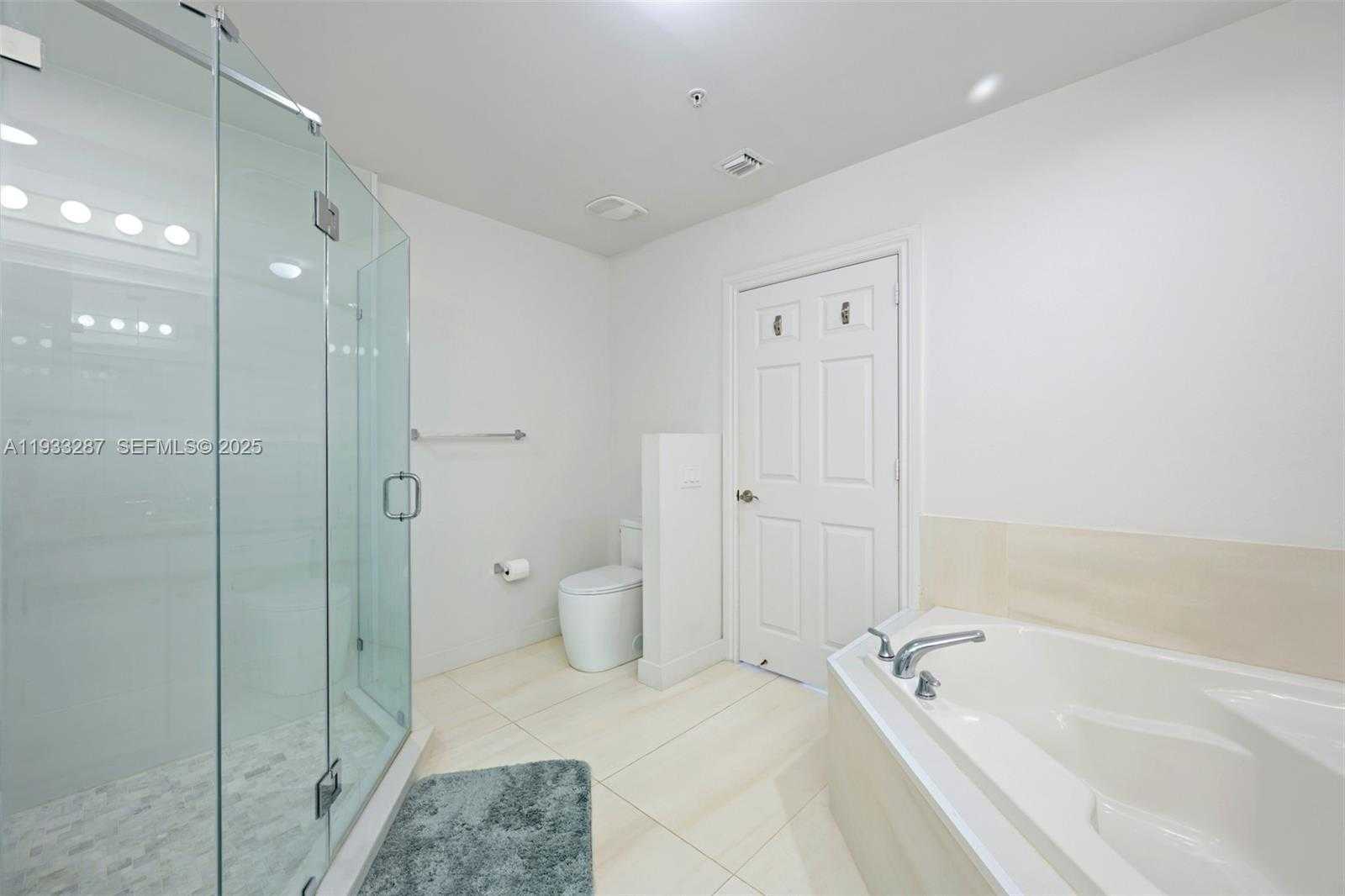 Small Image of 3001 NORTH EAST 185TH ST #613, Aventura Number 22