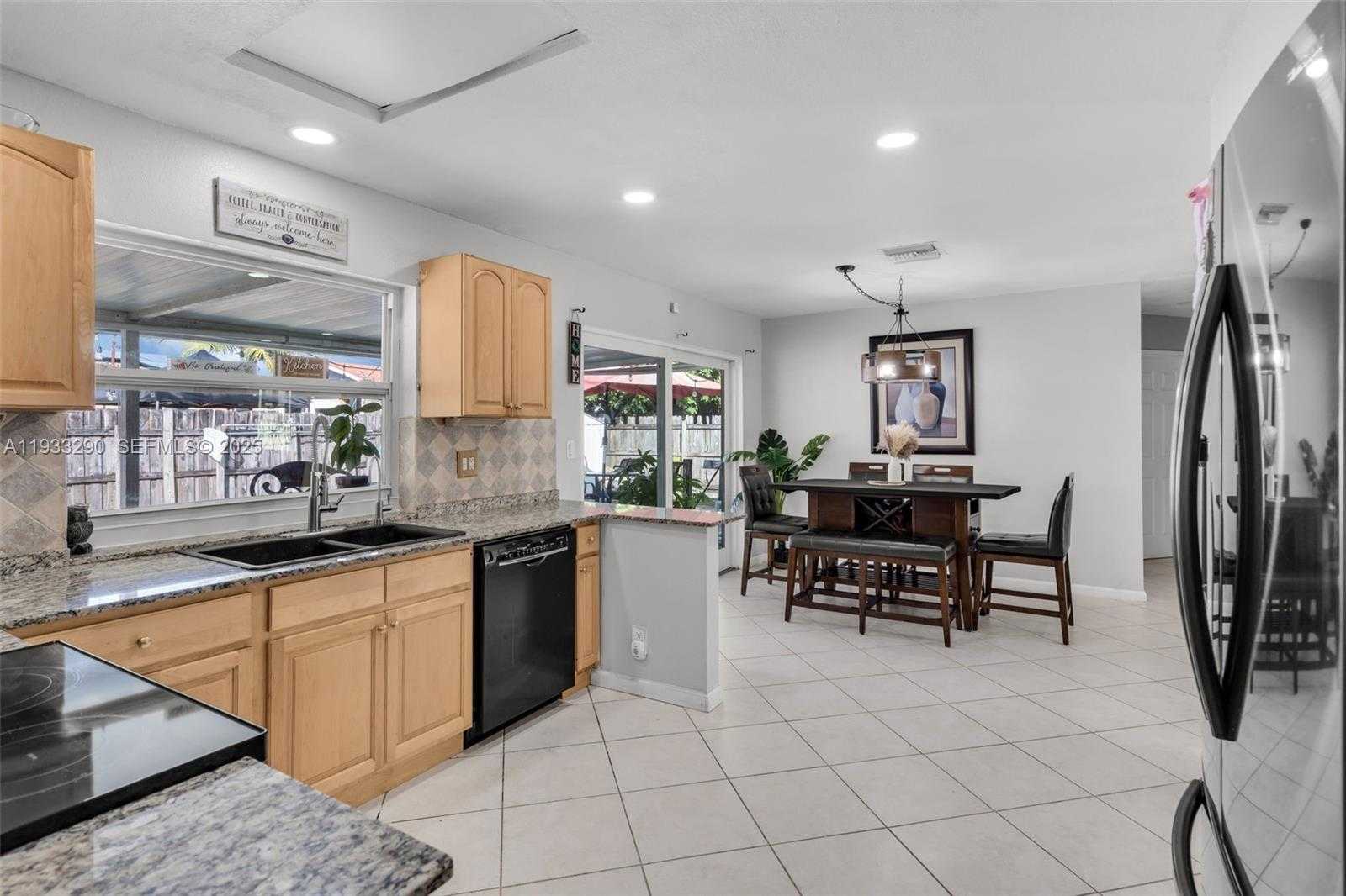 Small Image of 6841 NORTH WEST 7TH CT, Margate Number 10