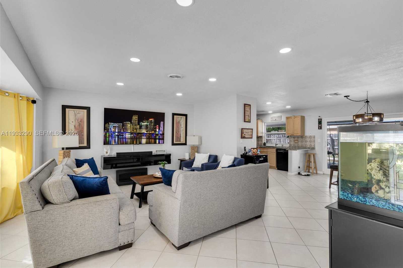 Small Image of 6841 NORTH WEST 7TH CT, Margate Number 5