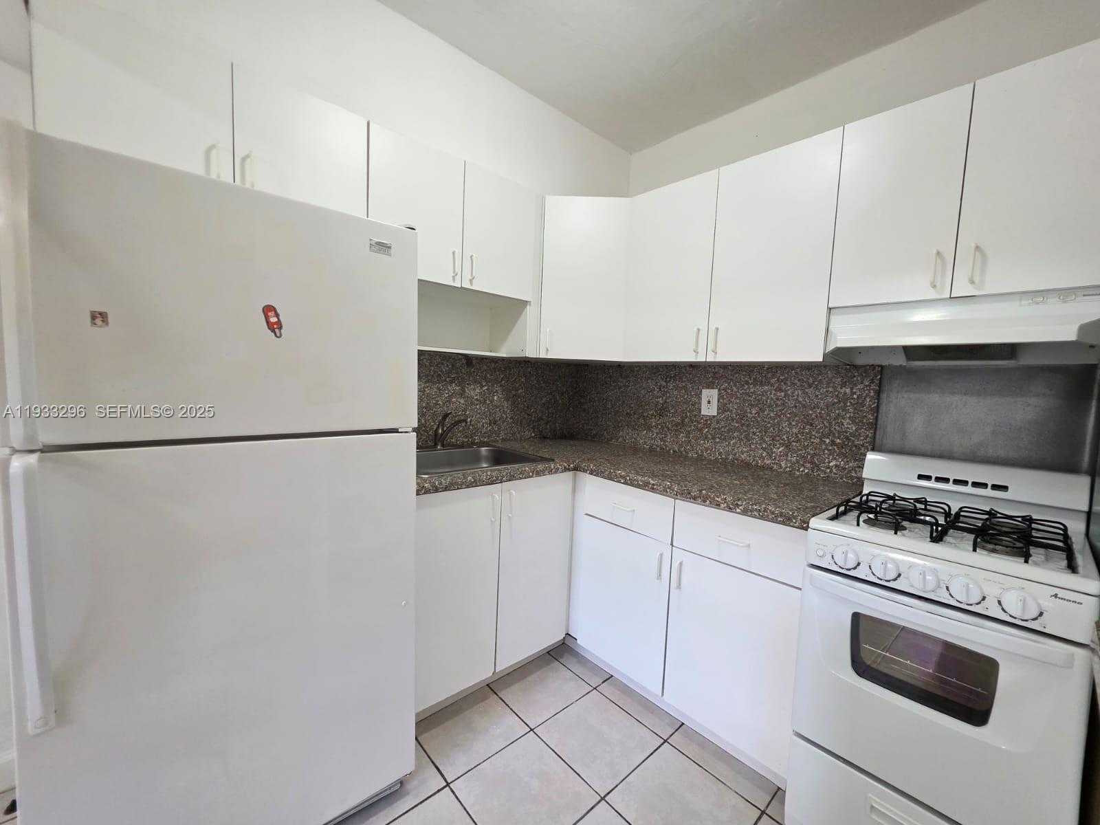 Small Image of 1330 WEST 54TH ST #108C, Hialeah Number 6