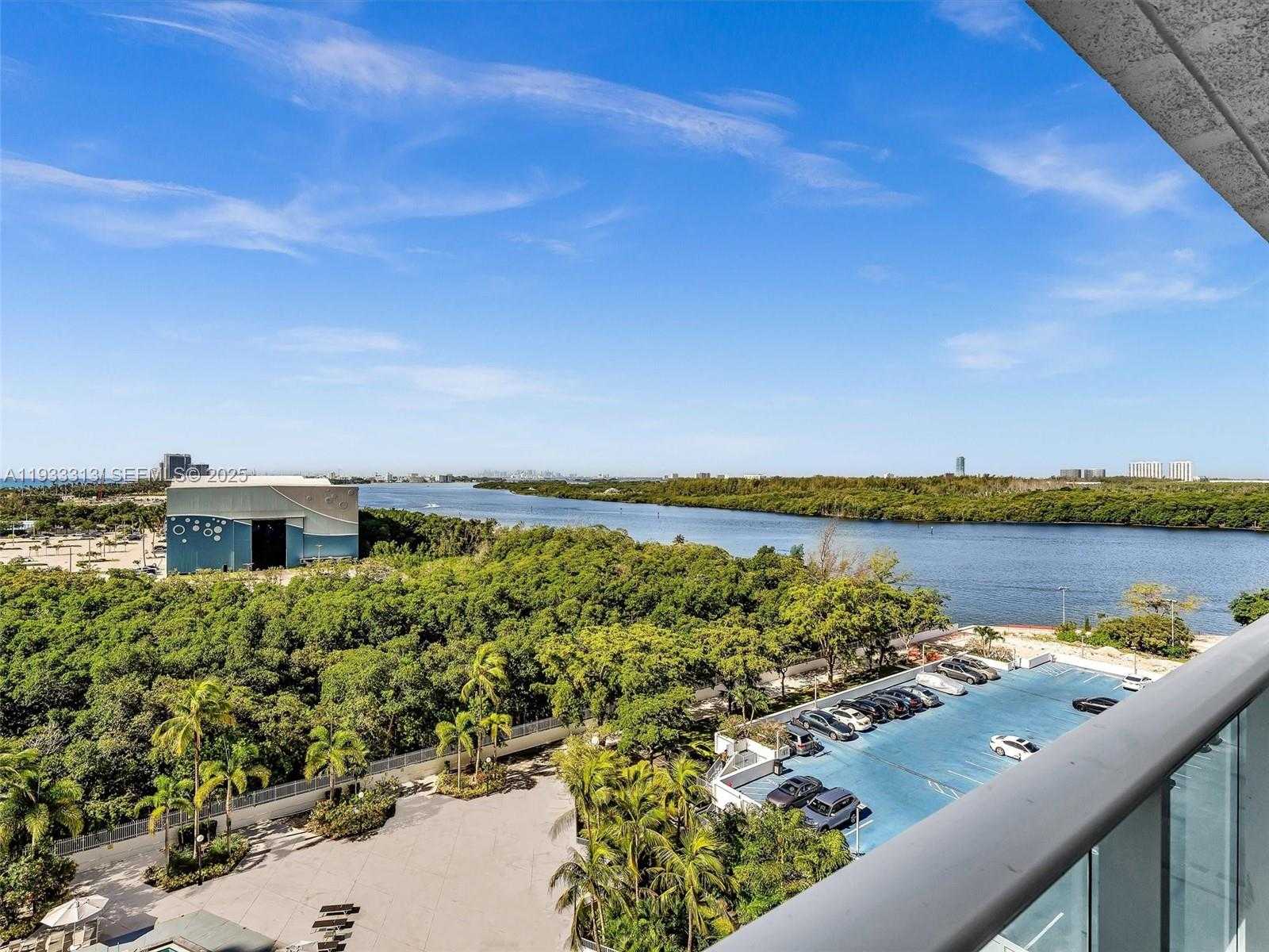 Small Image of 100 BAYVIEW DR #1025, Sunny Isles Beach Number 18