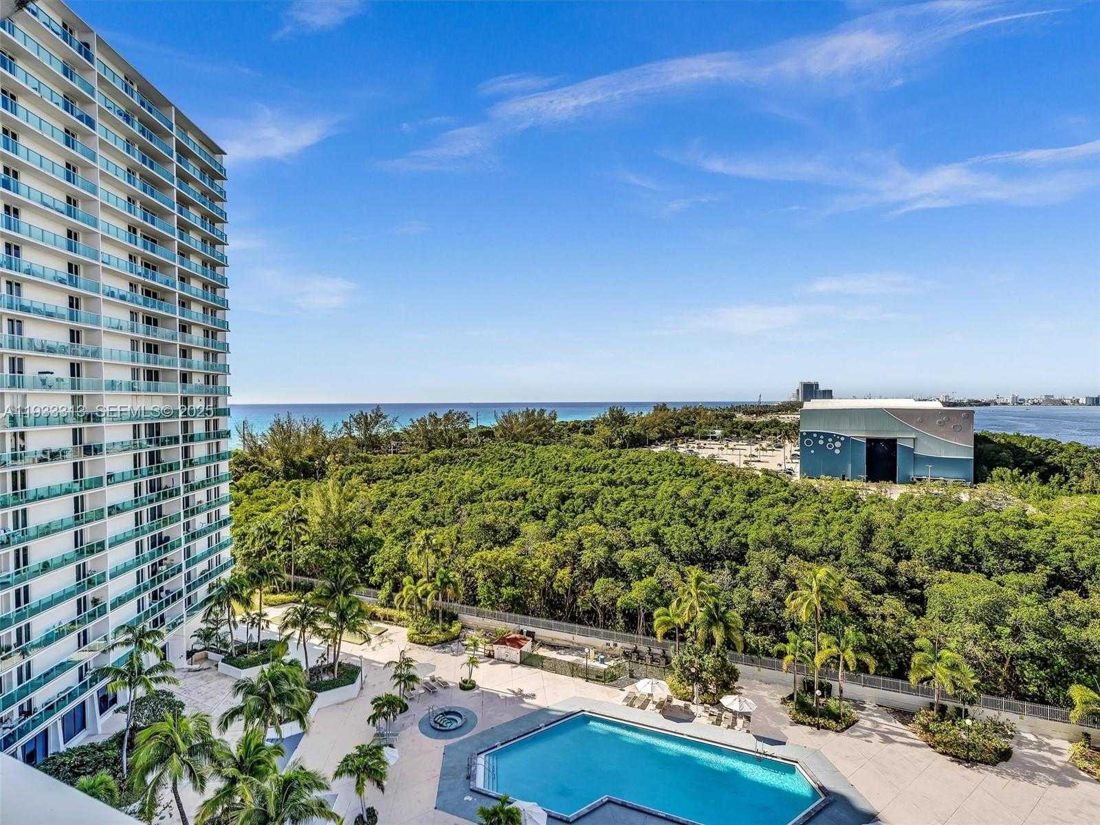 Small Image of 100 BAYVIEW DR #1025, Sunny Isles Beach Number 19