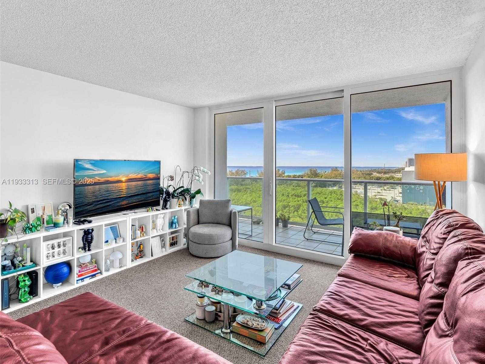 Small Image of 100 BAYVIEW DR #1025, Sunny Isles Beach Number 2