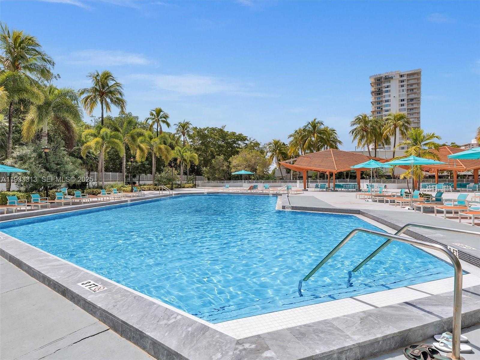 Small Image of 100 BAYVIEW DR #1025, Sunny Isles Beach Number 21