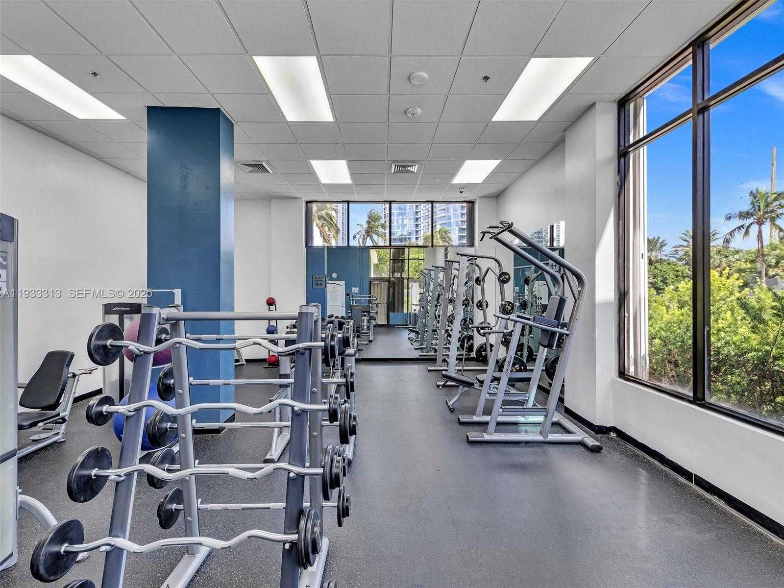 Small Image of 100 BAYVIEW DR #1025, Sunny Isles Beach Number 22