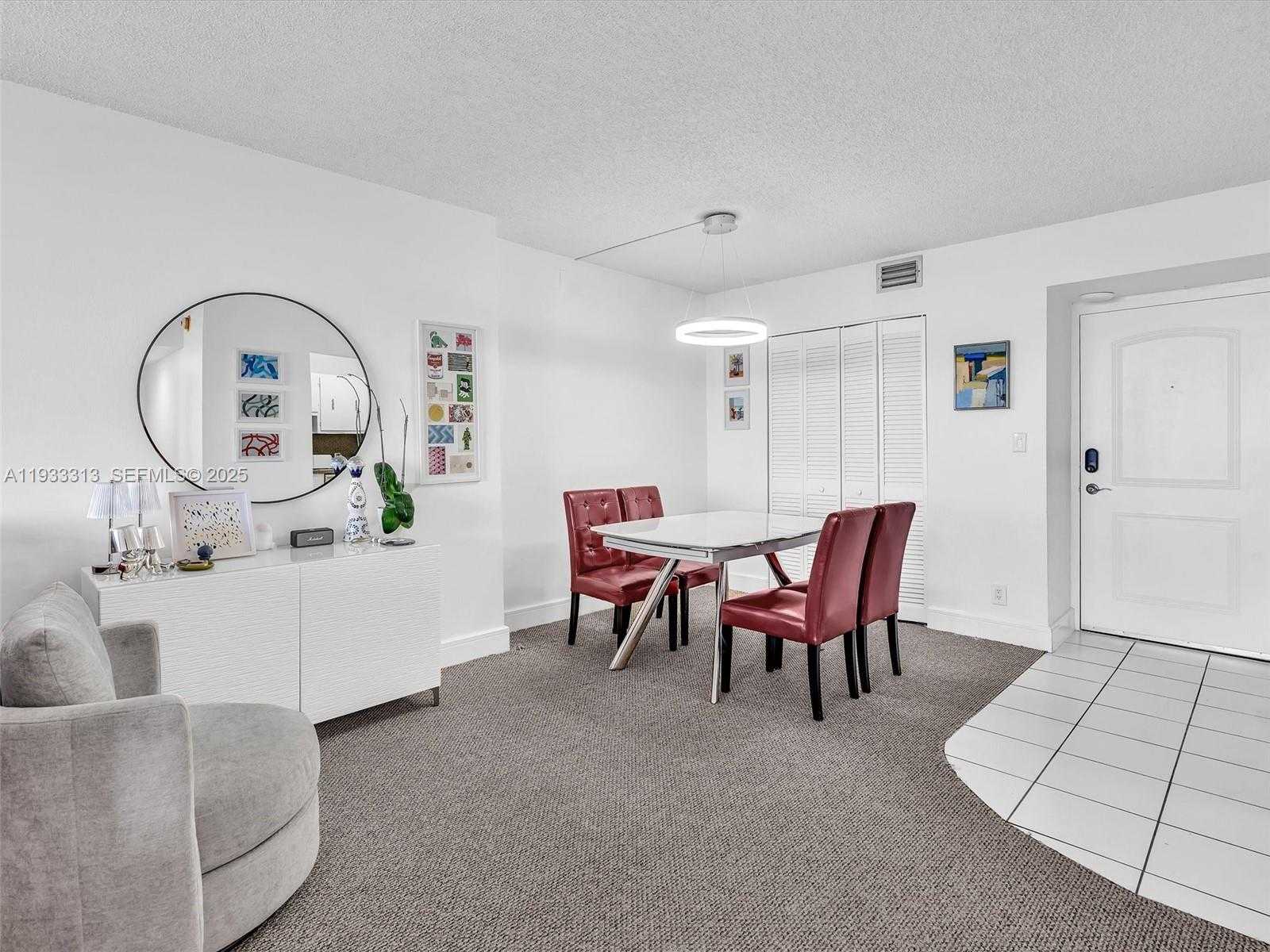 Small Image of 100 BAYVIEW DR #1025, Sunny Isles Beach Number 7