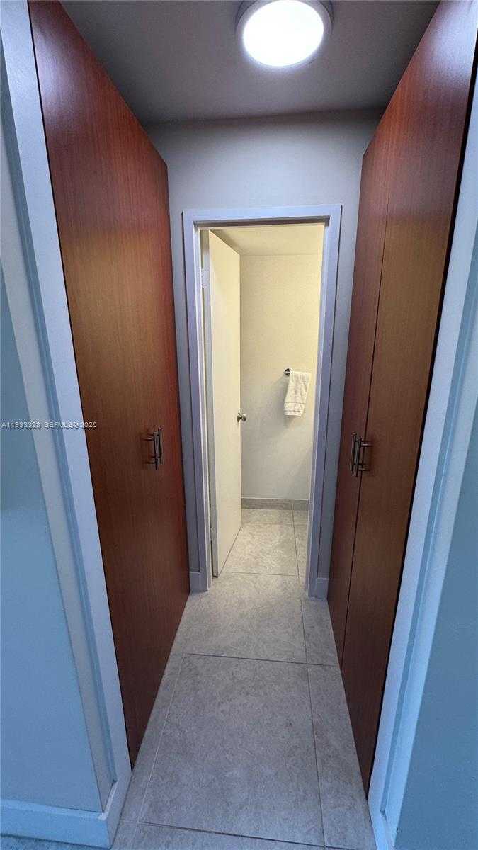 Small Image of 150 SOUTH EAST 25TH RD #5L, Miami Number 4