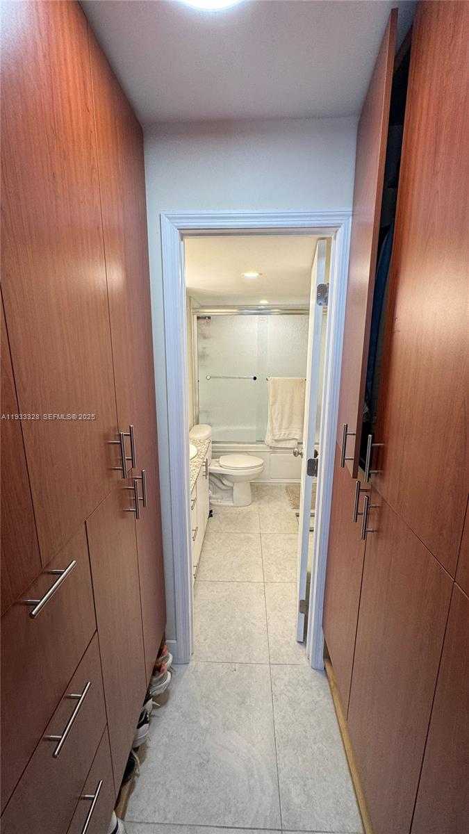 Small Image of 150 SOUTH EAST 25TH RD #5L, Miami Number 8