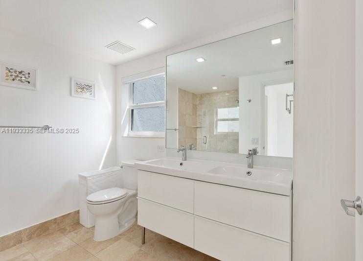 Small Image of 2475 BRICKELL AVE #1606, Miami Number 13