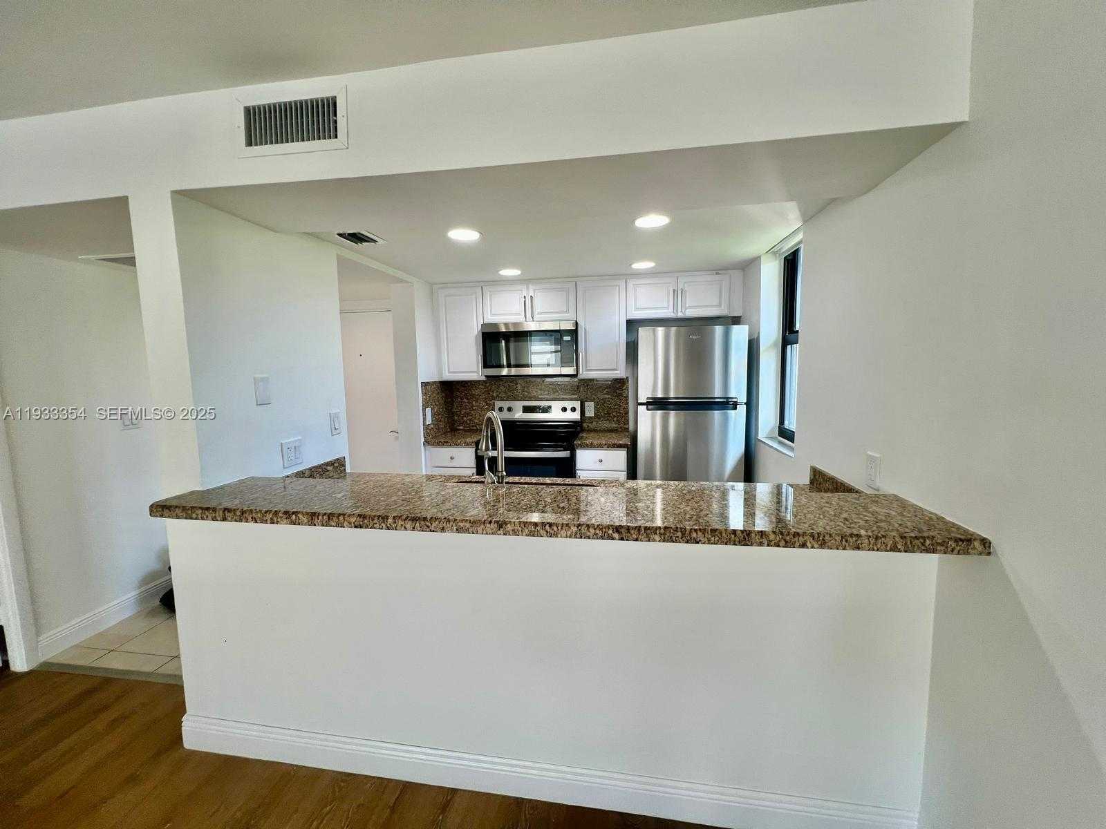 Small Image of 8180 GENEVA CT #531, Doral Number 13