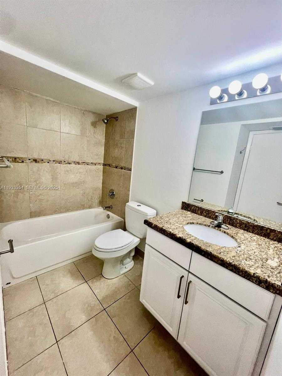Small Image of 8180 GENEVA CT #531, Doral Number 20
