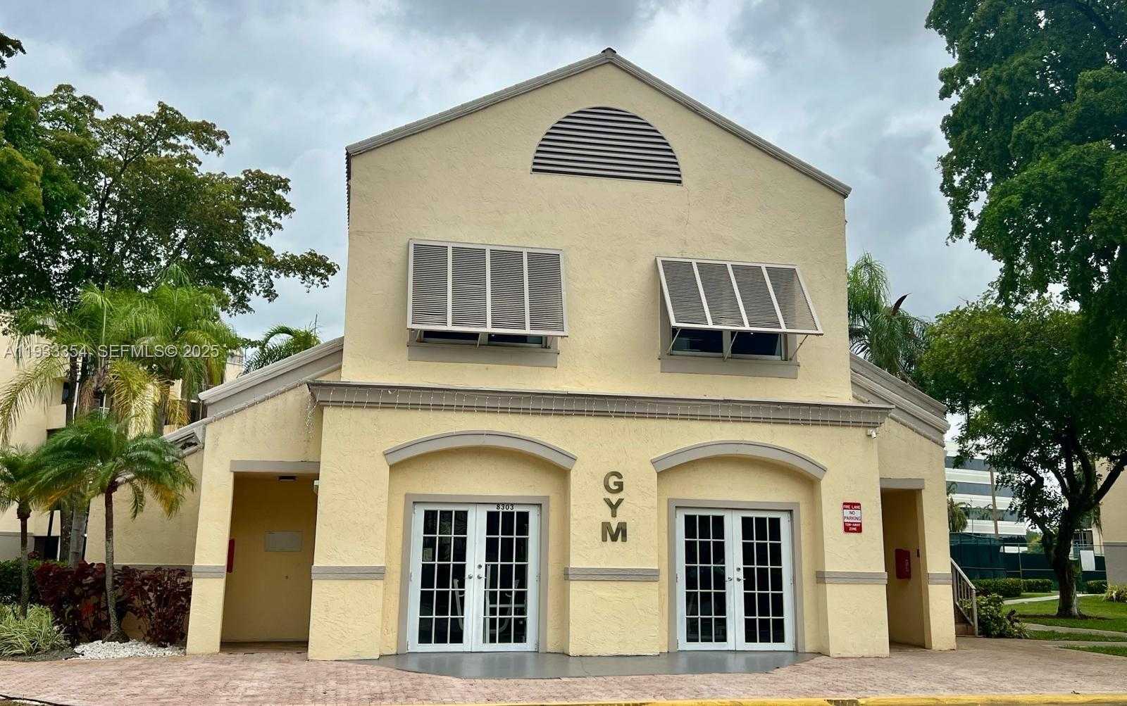 Small Image of 8180 GENEVA CT #531, Doral Number 24