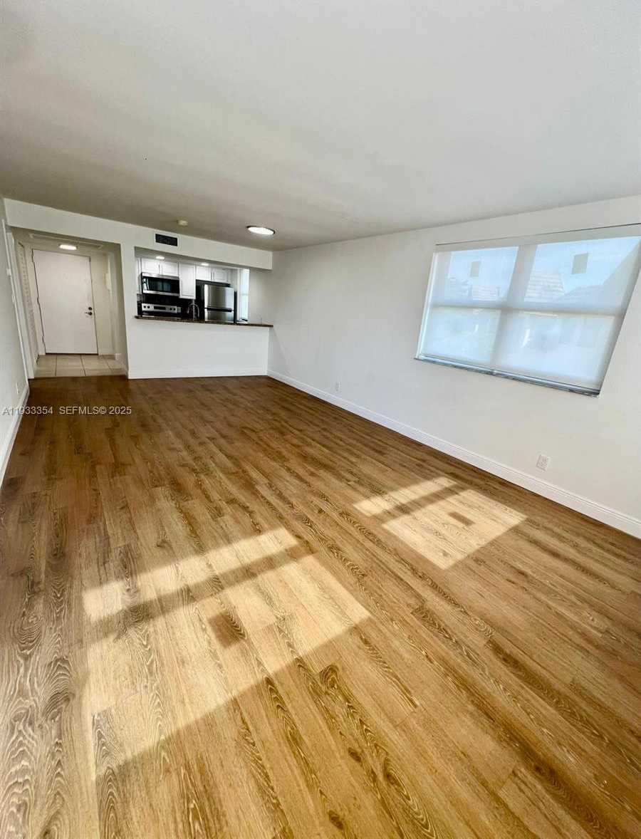 Small Image of 8180 GENEVA CT #531, Doral Number 3