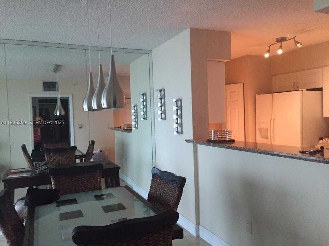 Small Image of 1155 BRICKELL BAY DR #705, Miami Number 12