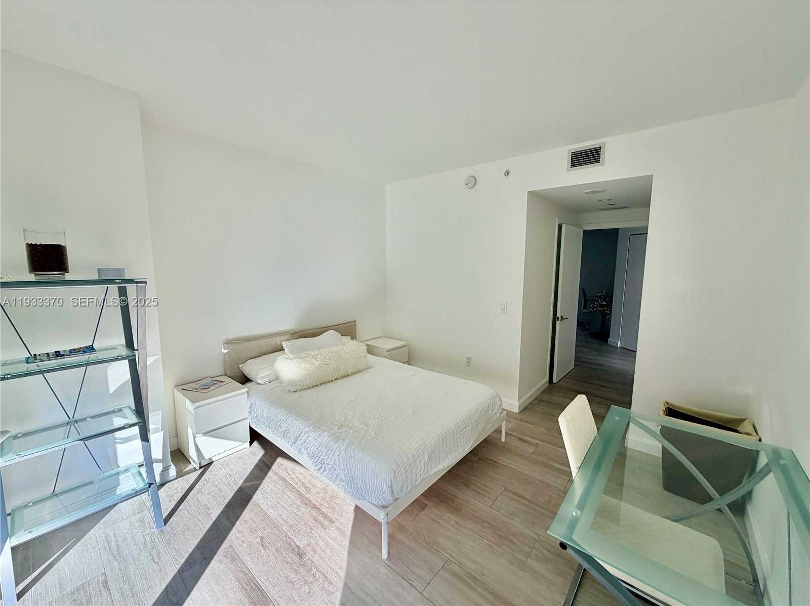 Imagen de Pequeño Objeto