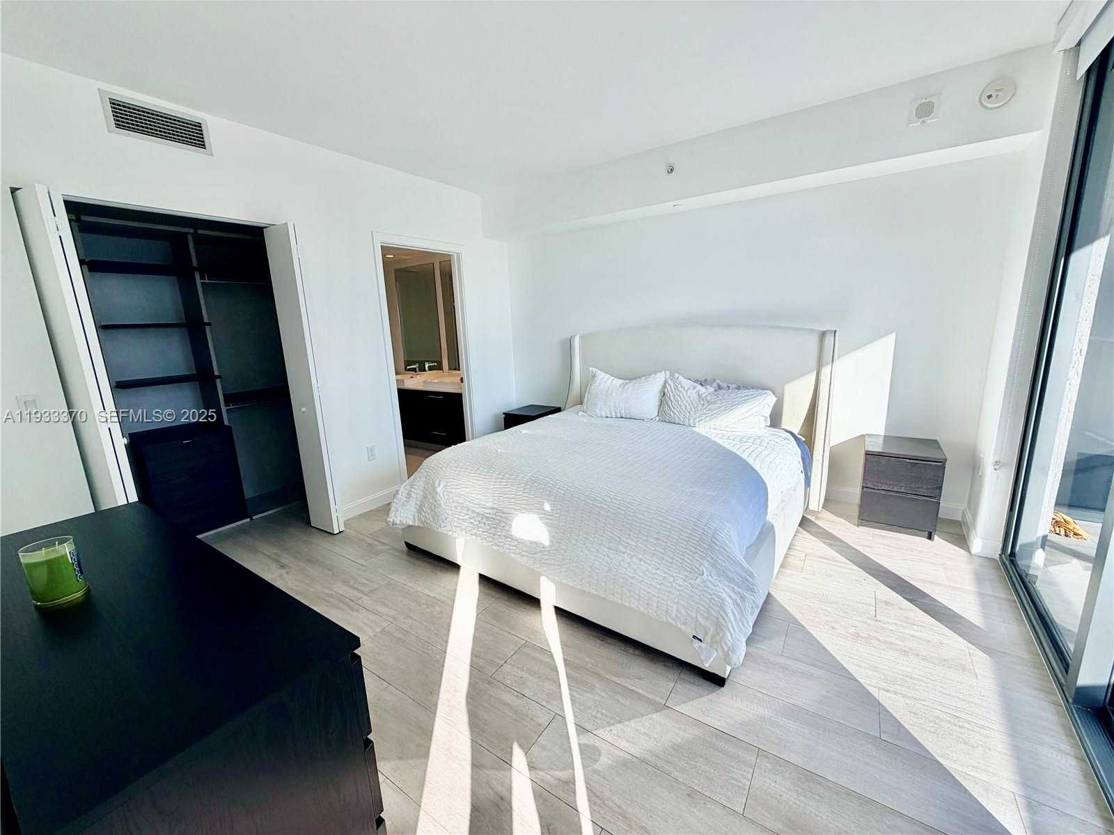 Imagen de Pequeño Objeto