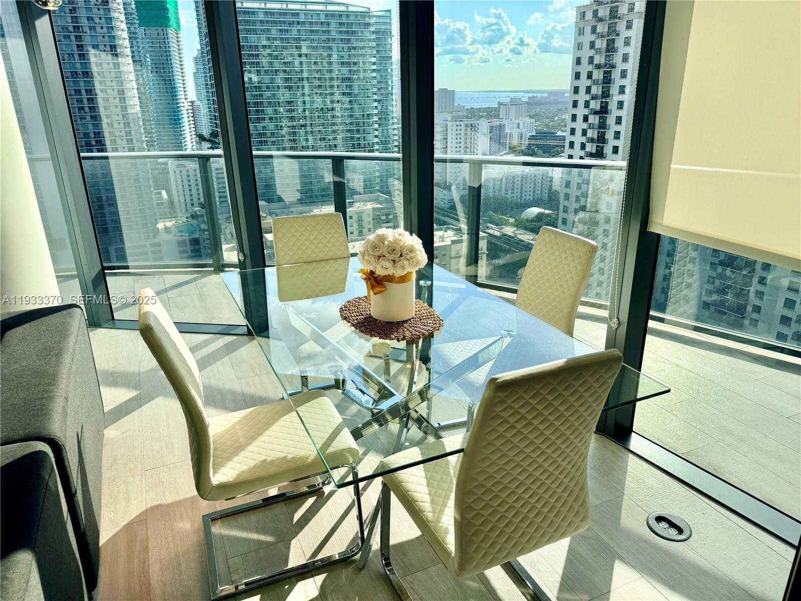 Imagen de Pequeño Objeto