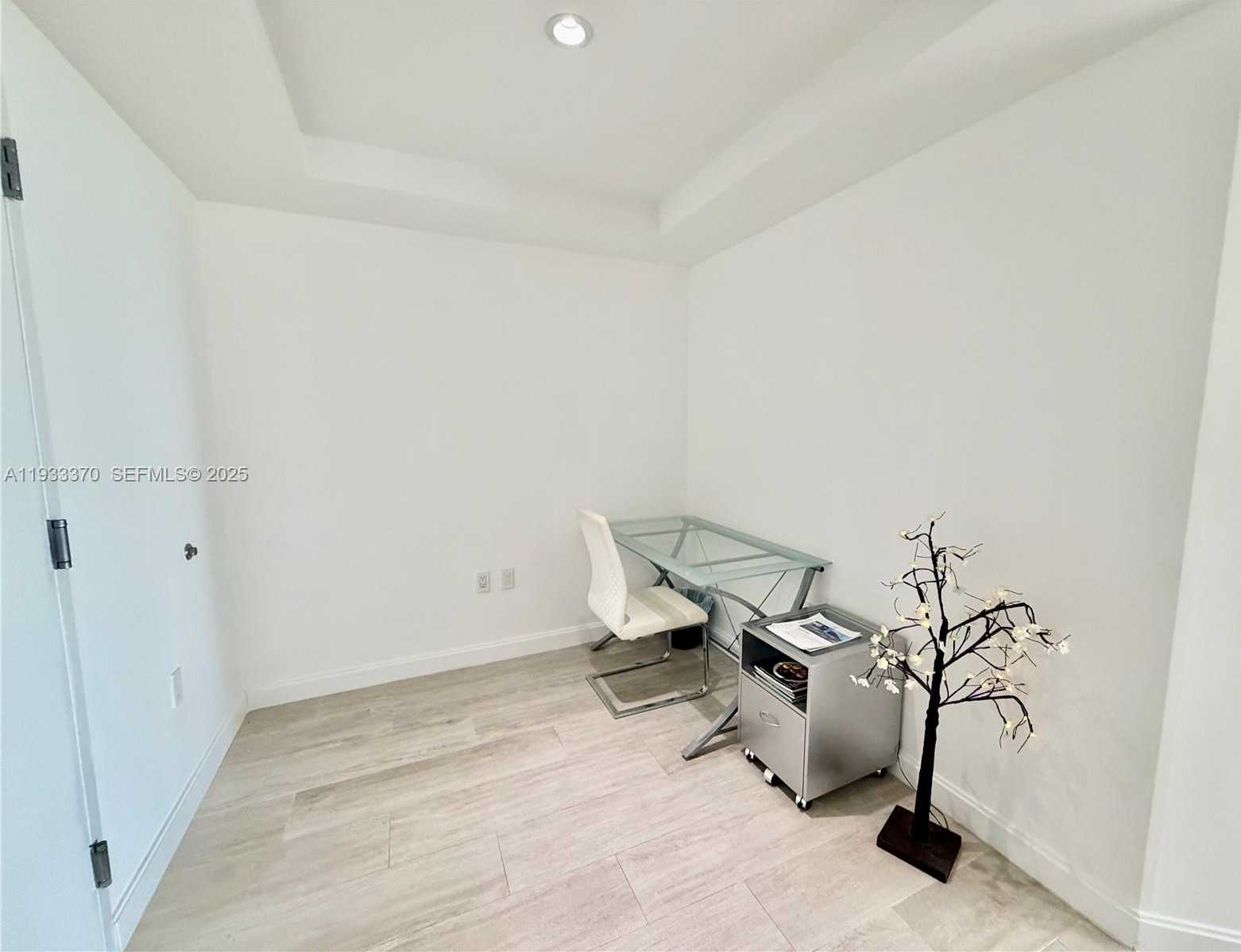 Imagen de Pequeño Objeto