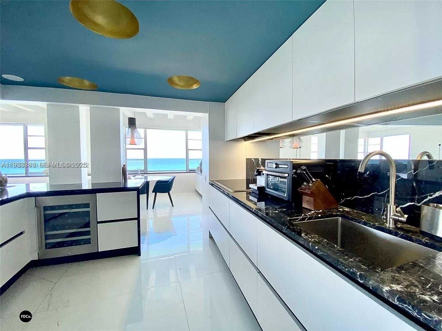 Small Image of 5255 COLLINS AVE #9E, Miami Beach Number 16