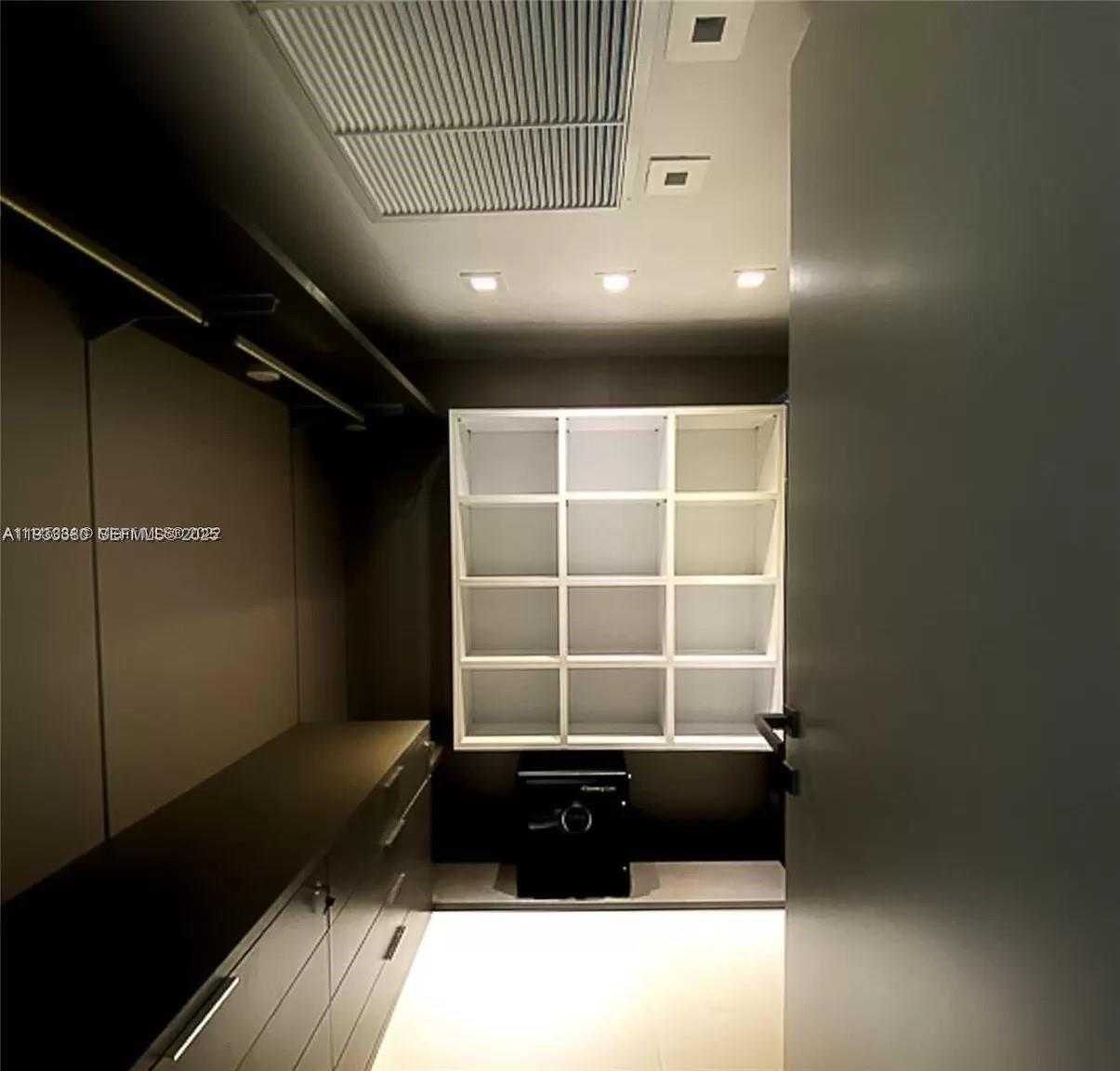 Small Image of 5255 COLLINS AVE #9E, Miami Beach Number 29