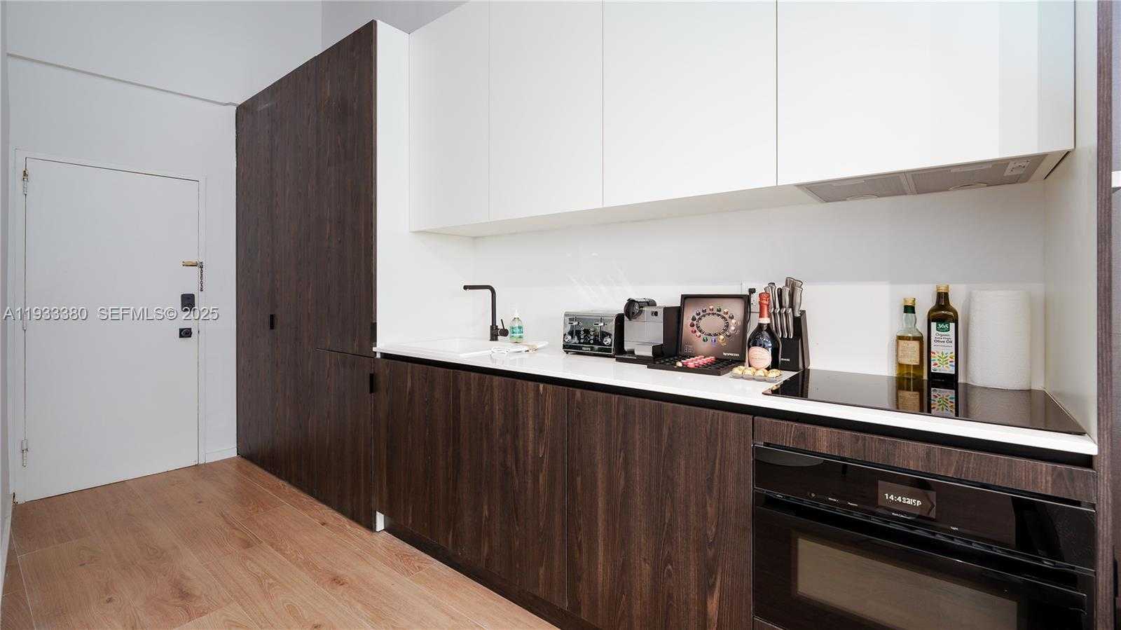 Small Image of 5255 COLLINS AVE #9E, Miami Beach Number 47