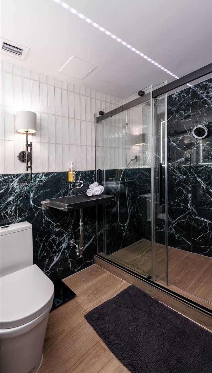 Small Image of 5255 COLLINS AVE #9E, Miami Beach Number 48