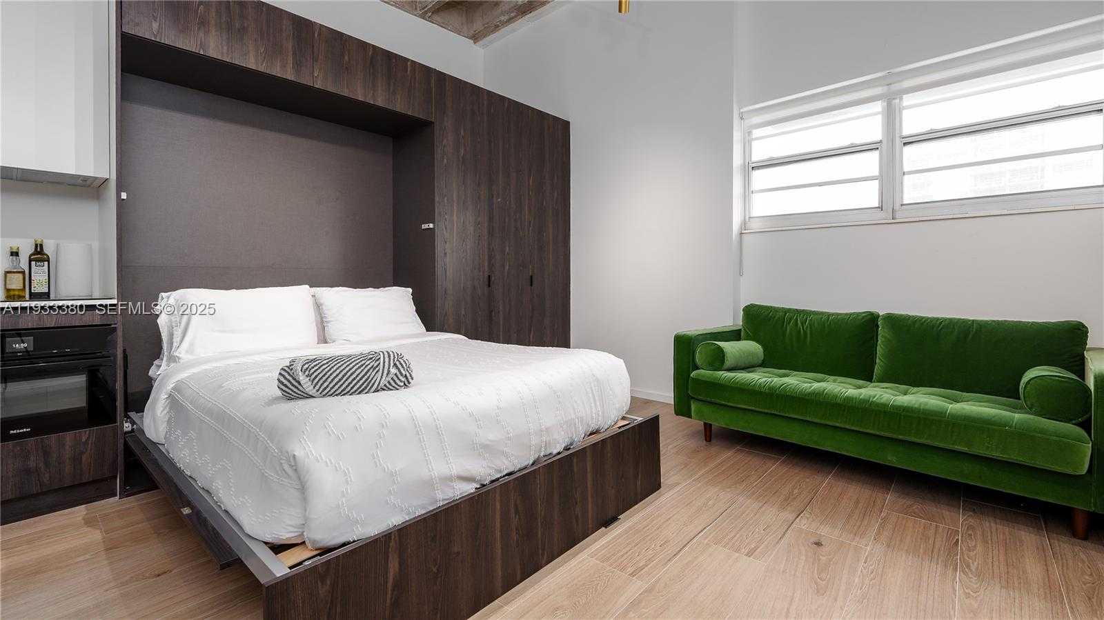 Small Image of 5255 COLLINS AVE #9E, Miami Beach Number 56