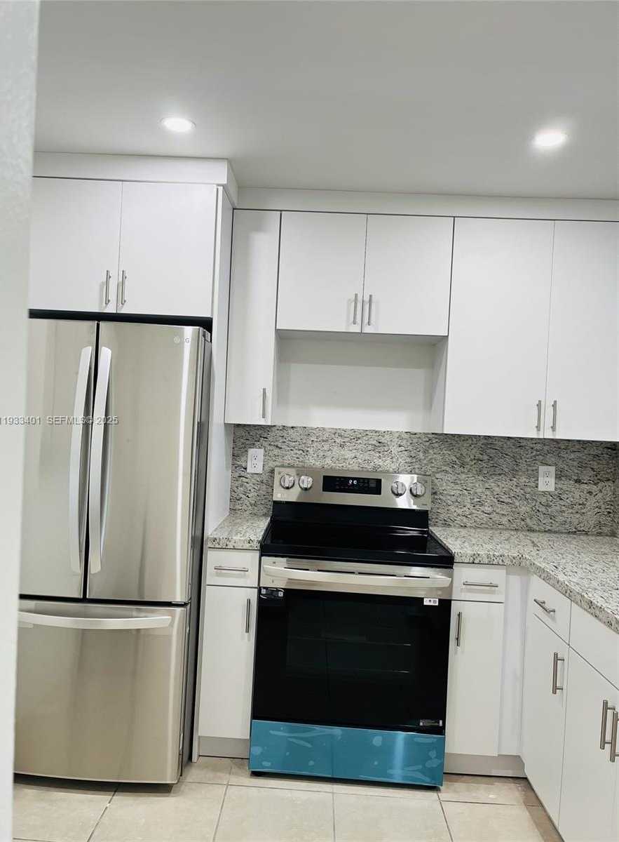 Small Image of 7820 CAMINO REAL #J318, Miami Number 2