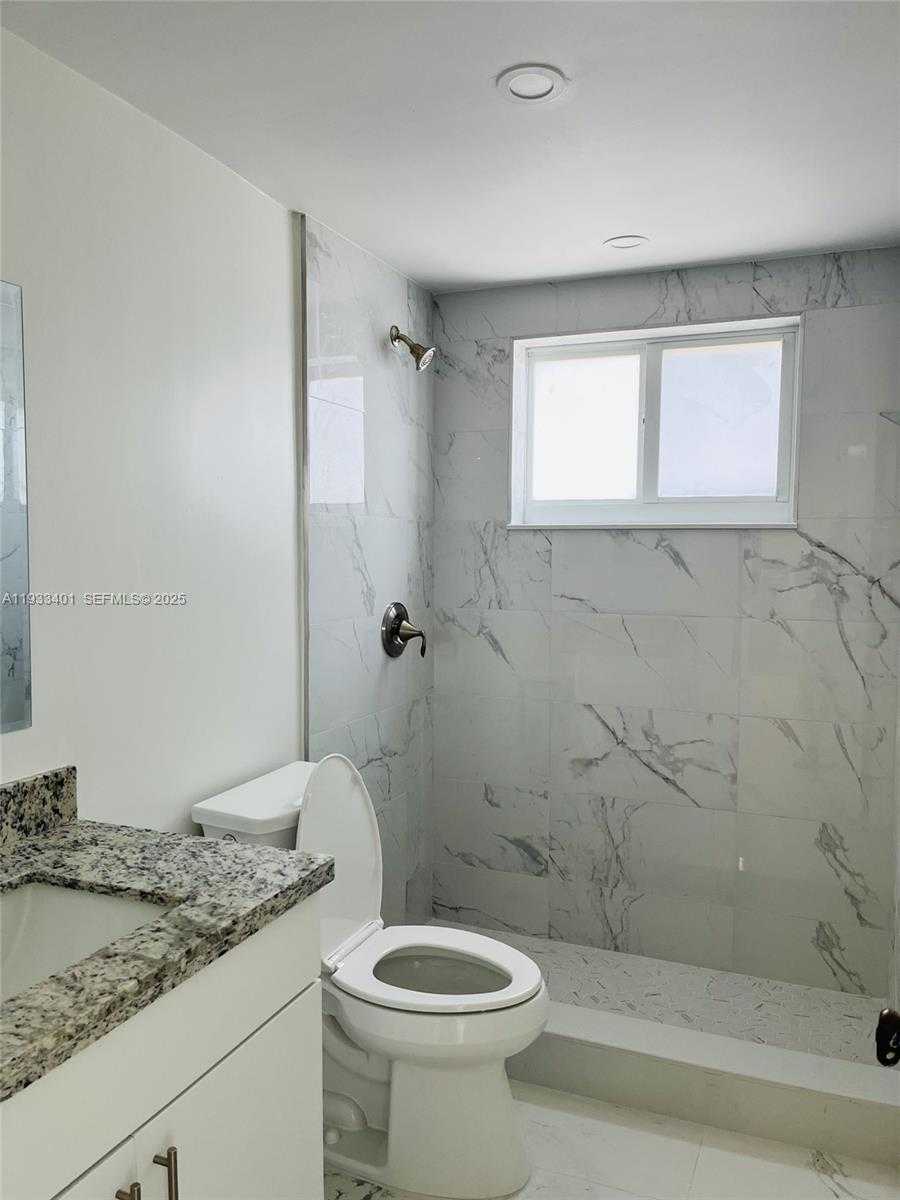 Small Image of 7820 CAMINO REAL #J318, Miami Number 3