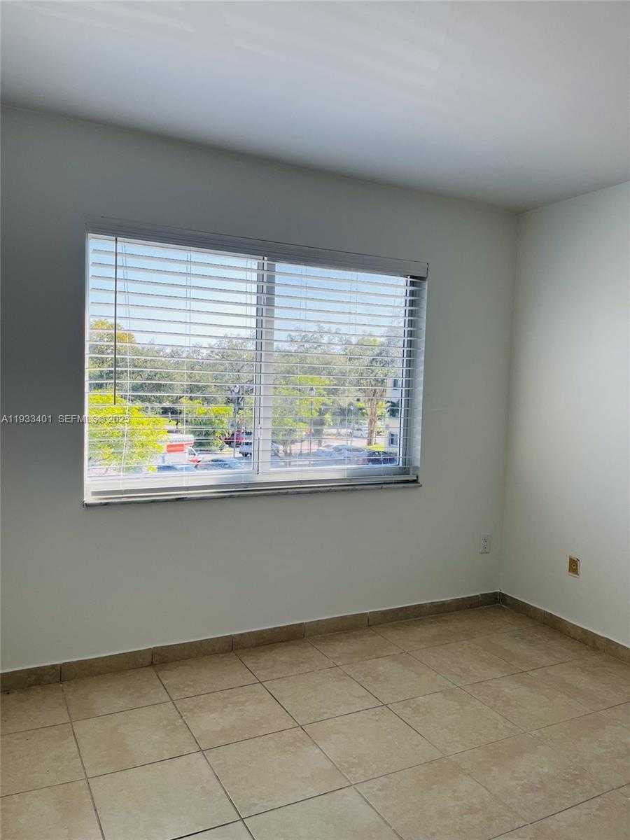 Small Image of 7820 CAMINO REAL #J318, Miami Number 8