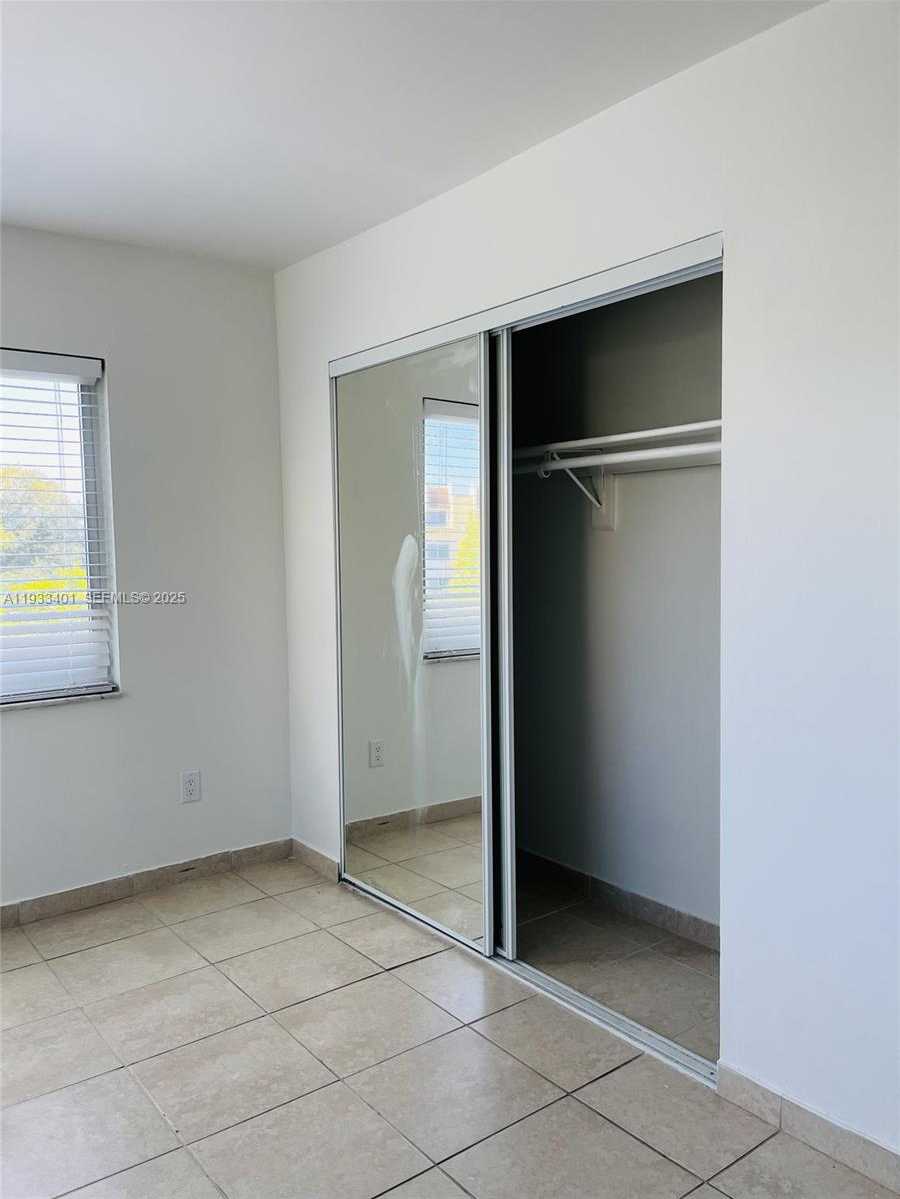 Small Image of 7820 CAMINO REAL #J318, Miami Number 9