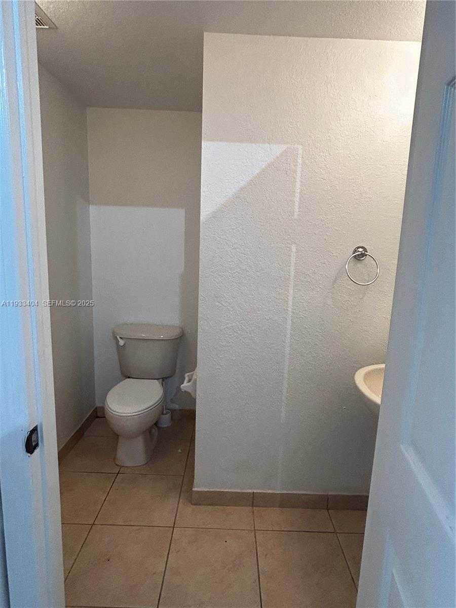 Small Image of 10721 NORTH WEST 81ST LN, Doral Number 21