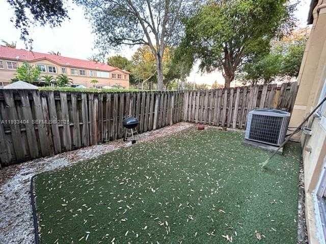 Small Image of 10721 NORTH WEST 81ST LN, Doral Number 25