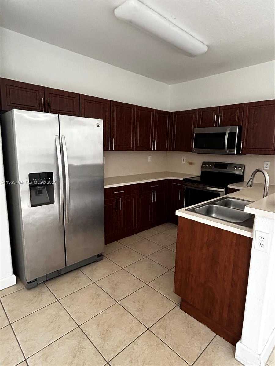 Small Image of 10721 NORTH WEST 81ST LN, Doral Number 6
