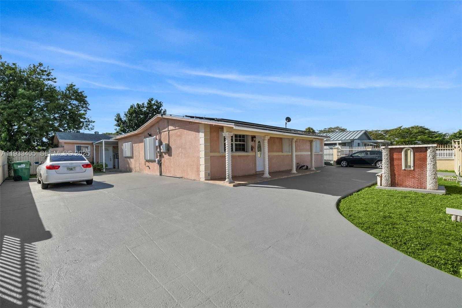 Small Image of 11620 SOUTH WEST 179TH TER, Miami Number 2