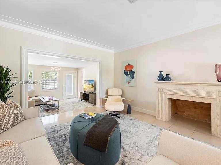 Small Image of 5371 NORTH BAY RD, Miami Beach Number 10