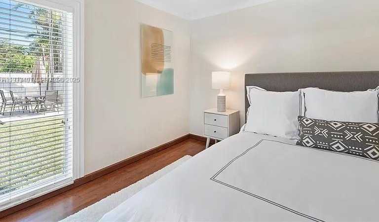 Small Image of 5371 NORTH BAY RD, Miami Beach Number 12