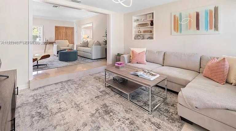 Small Image of 5371 NORTH BAY RD, Miami Beach Number 16