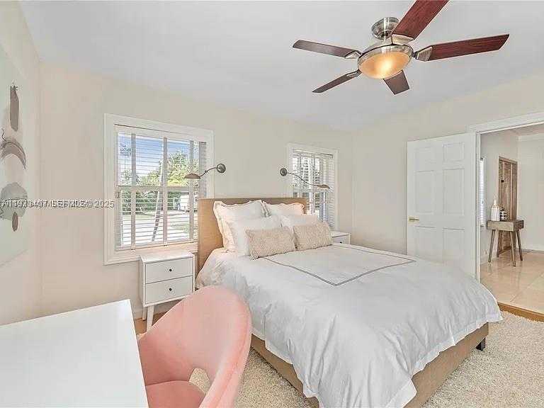 Small Image of 5371 NORTH BAY RD, Miami Beach Number 20