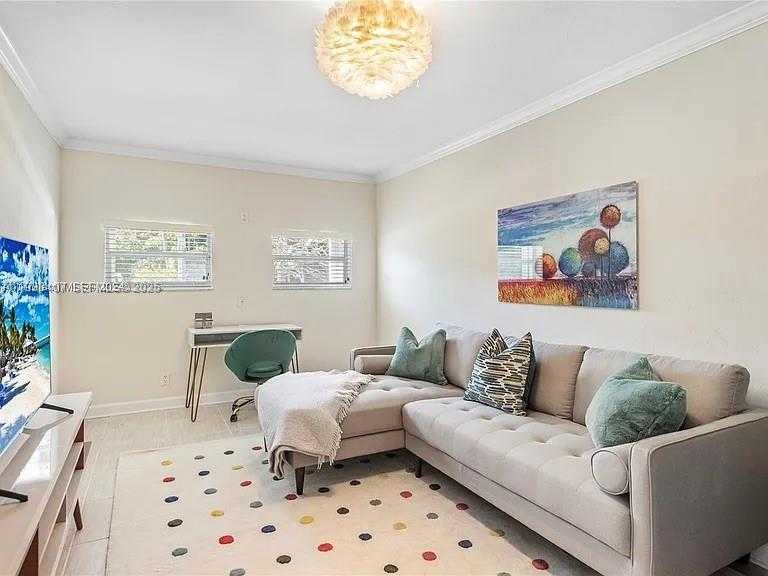 Small Image of 5371 NORTH BAY RD, Miami Beach Number 25