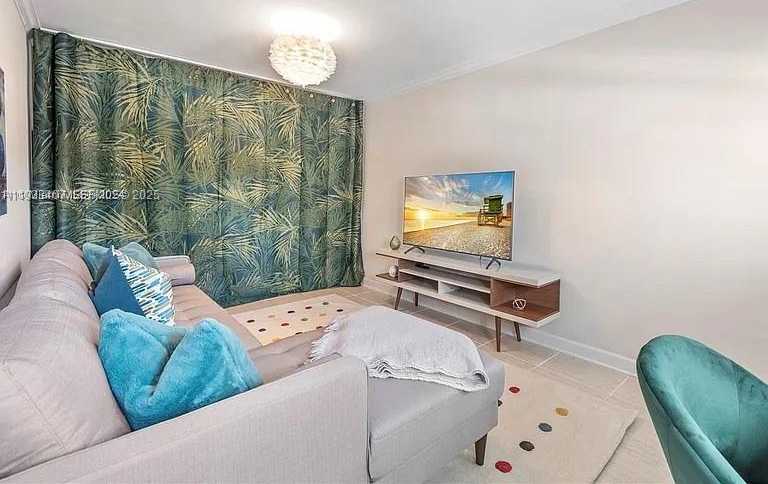 Small Image of 5371 NORTH BAY RD, Miami Beach Number 26