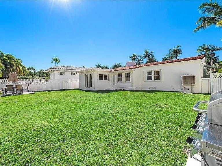 Small Image of 5371 NORTH BAY RD, Miami Beach Number 28