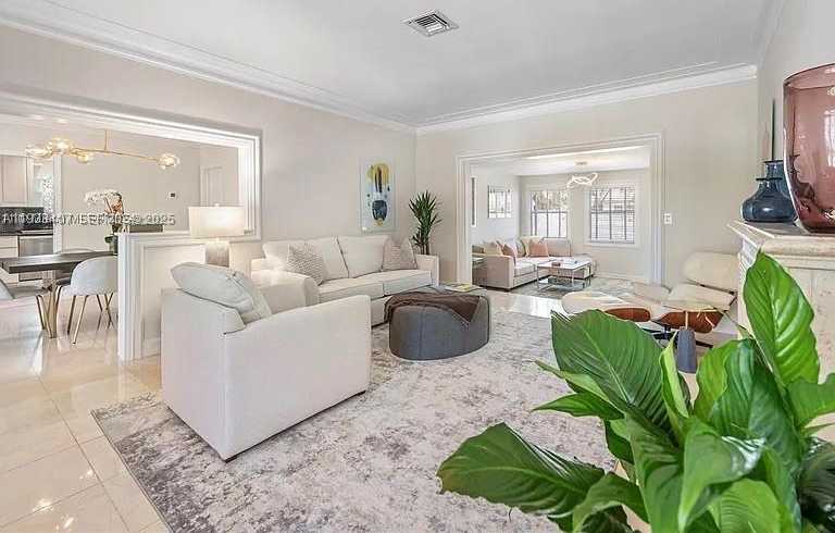 Small Image of 5371 NORTH BAY RD, Miami Beach Number 4